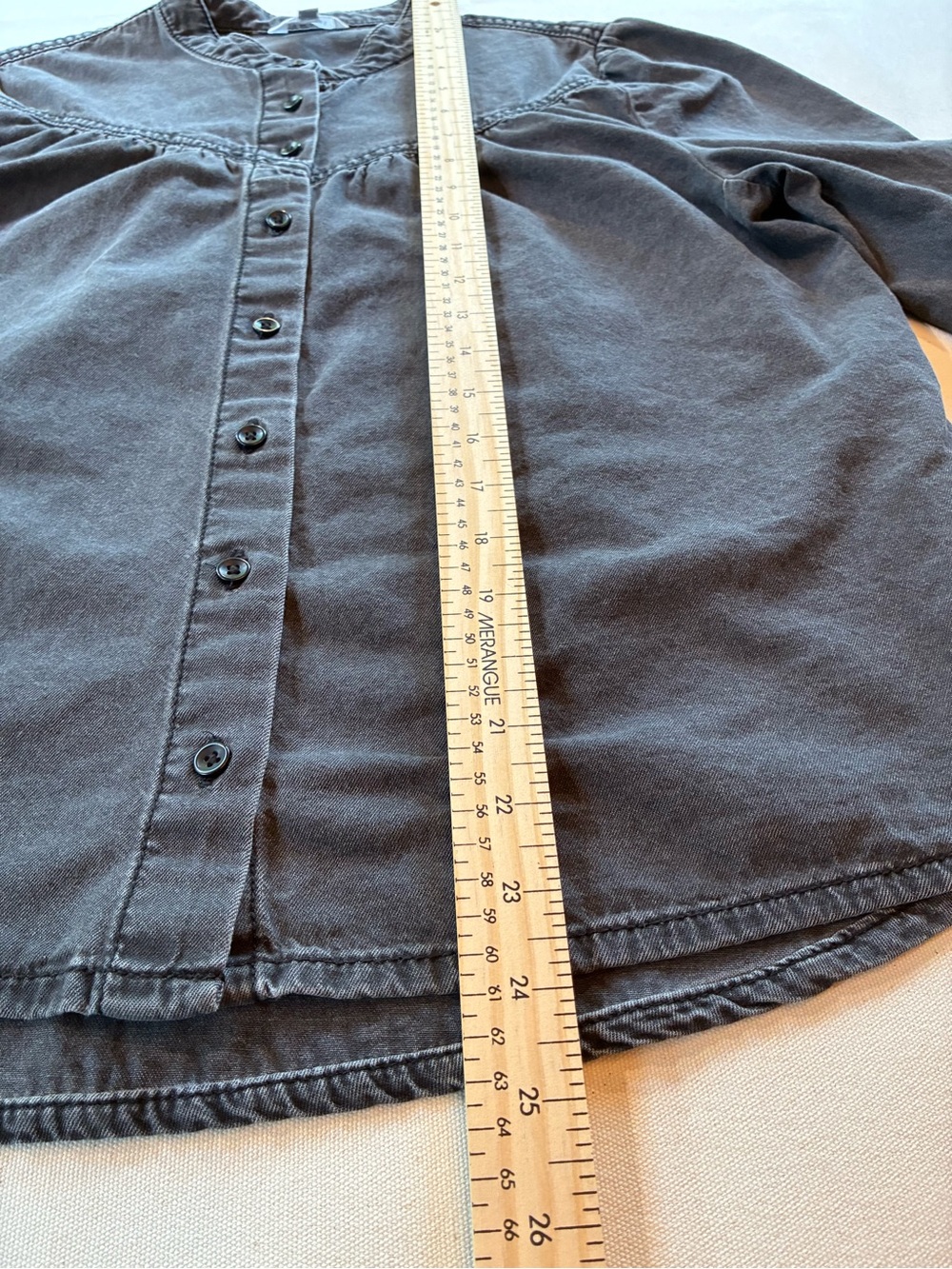 Washed Charcoal Denim Button-Front Blouse with Band Collar M Reitmans - Picture 5 of 9